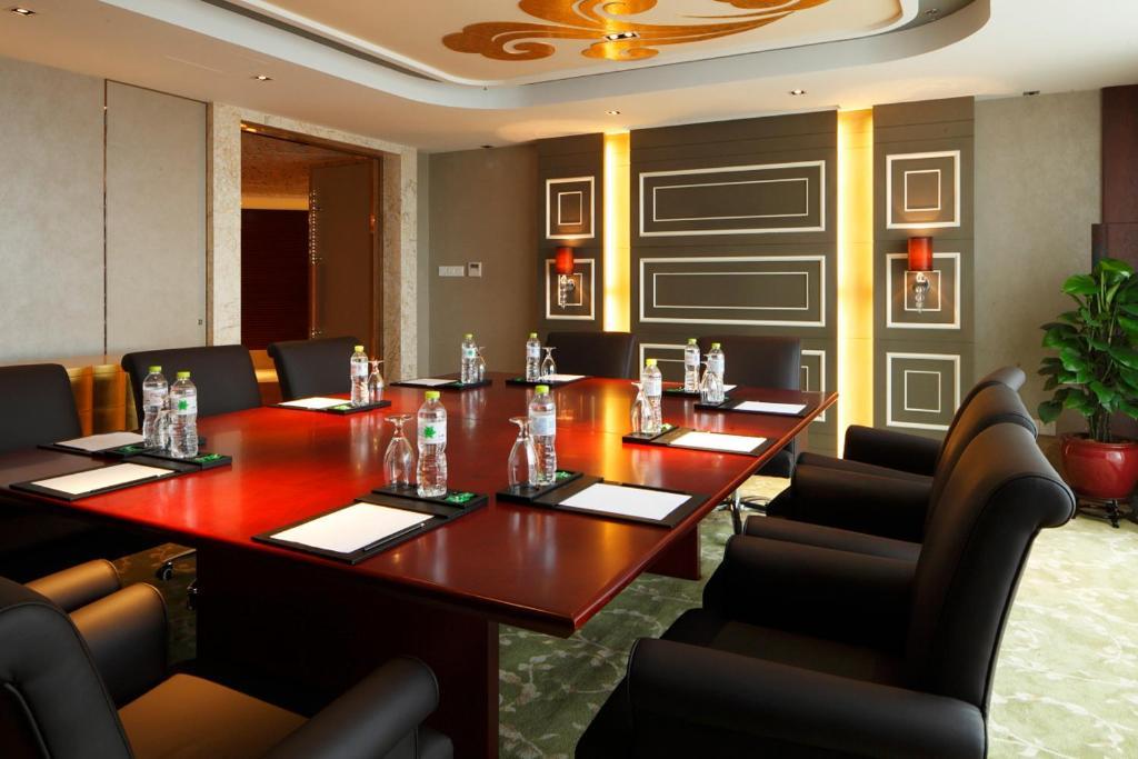 Howard Johnson Business Club Shaoxing Hotel Business photo